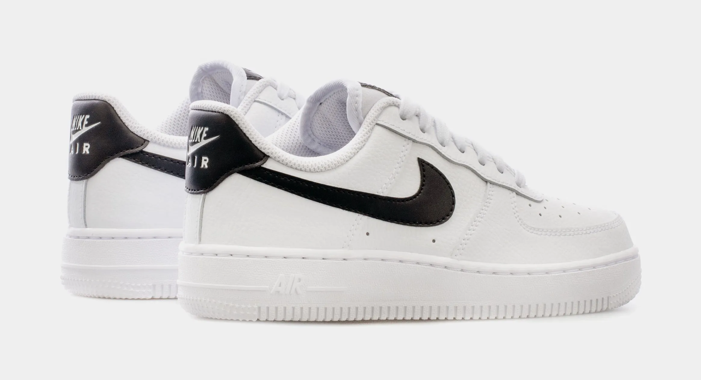 Air Force 1 '07 Womens Lifestyle Shoes (White/Black)