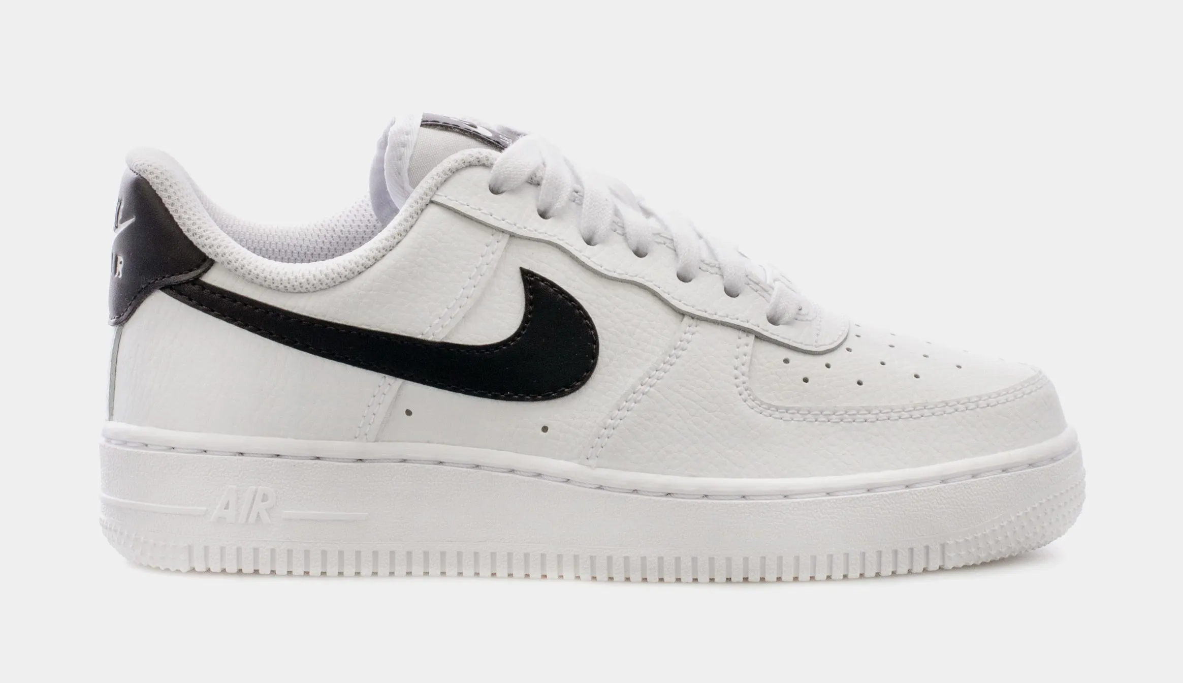 Air Force 1 '07 Womens Lifestyle Shoes (White/Black)