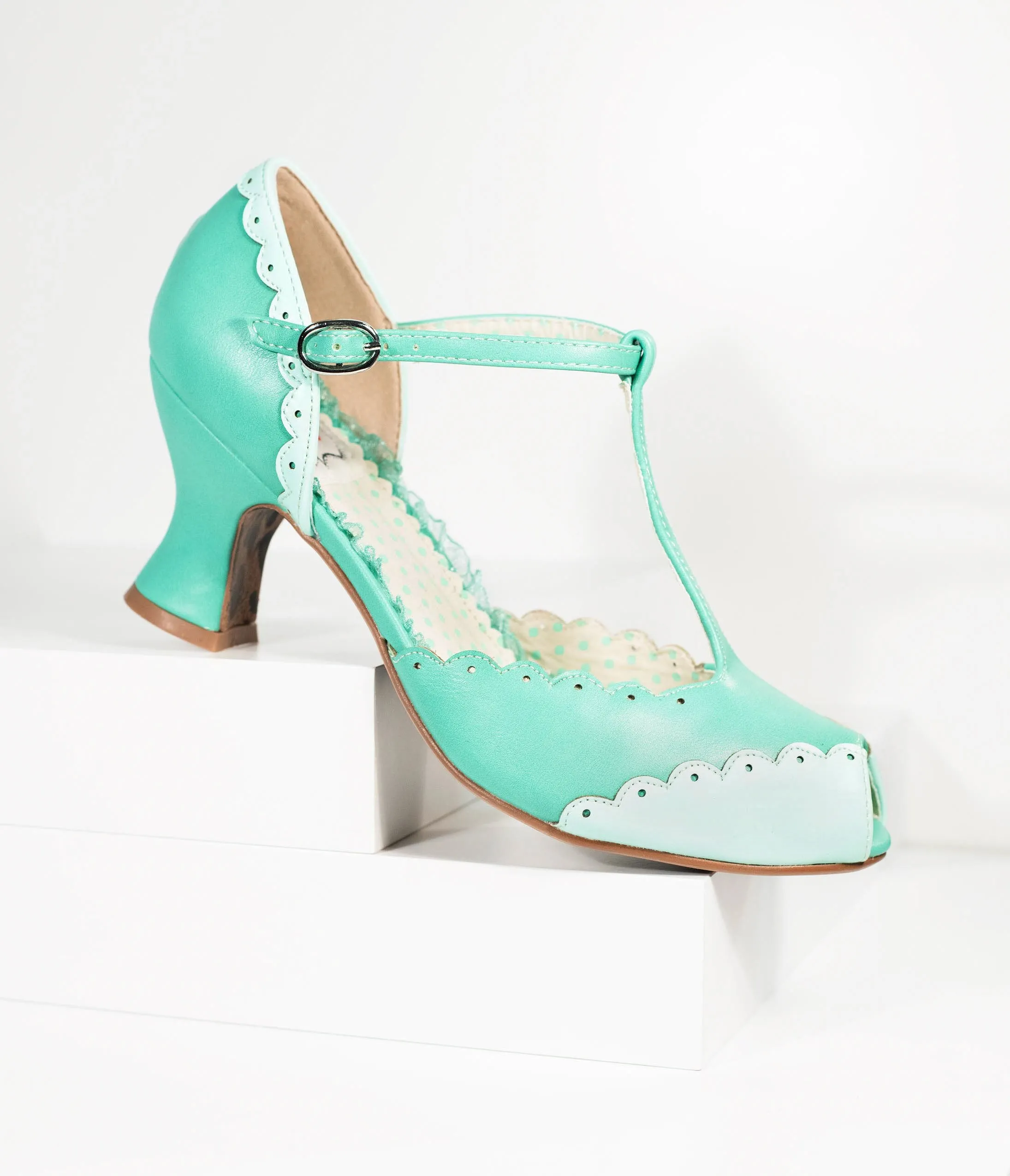 Bettie Page 1940s Mint Scalloped Peep Toe T-Strap Carlie Heels